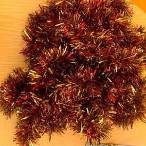🧑‍🎄🎅Christmas in July Sale🧑‍🎄🎅Wine/Gold Tinsel Garland(used); 2strands 13’&15’